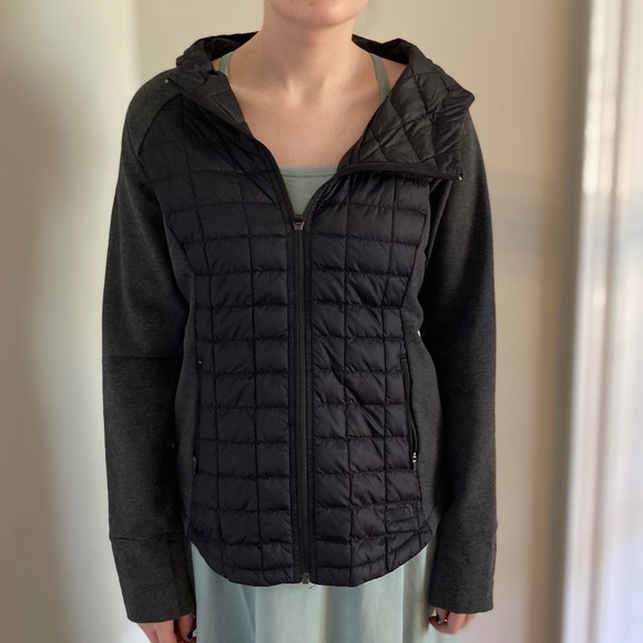 The North Face Jacket - size small - Picture 1 of 3